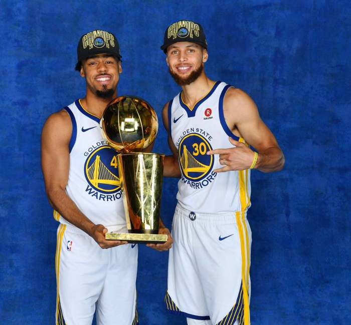 官方：受全运赛事影响，新鹏城vs成都改在肇庆新区体育场进行（官宣：因全运会赛事安排影响，新鹏城vs成都改至肇庆新区体育场举行）