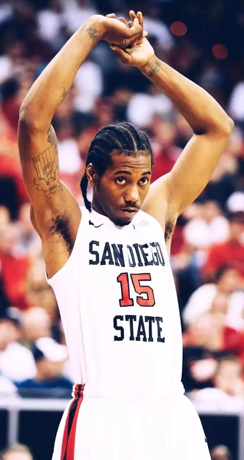 罗马诺：巴萨冬季不太可能重金引进中卫，埃永一直是考察对象（罗马诺：巴萨冬窗难砸重金签中卫，埃永仍在重点考察名单）