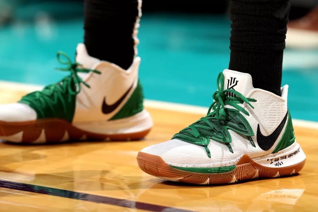 末节贡献12分 阿门：我们抢下篮板后快速推进 真正提速拉开比分（阿门末节12分：抢板后快速推进，提速扩大分差）