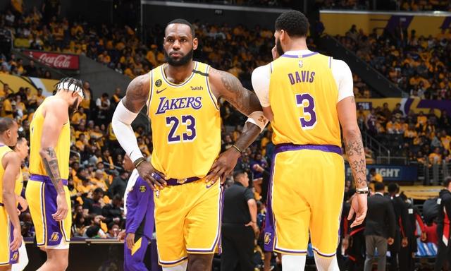 世体：佩德里缺席巴萨赛前合练，确定无缘欧冠客战切尔西（世界体育报：佩德里未参加巴萨赛前训练，确认无缘欧冠客场对切尔西）