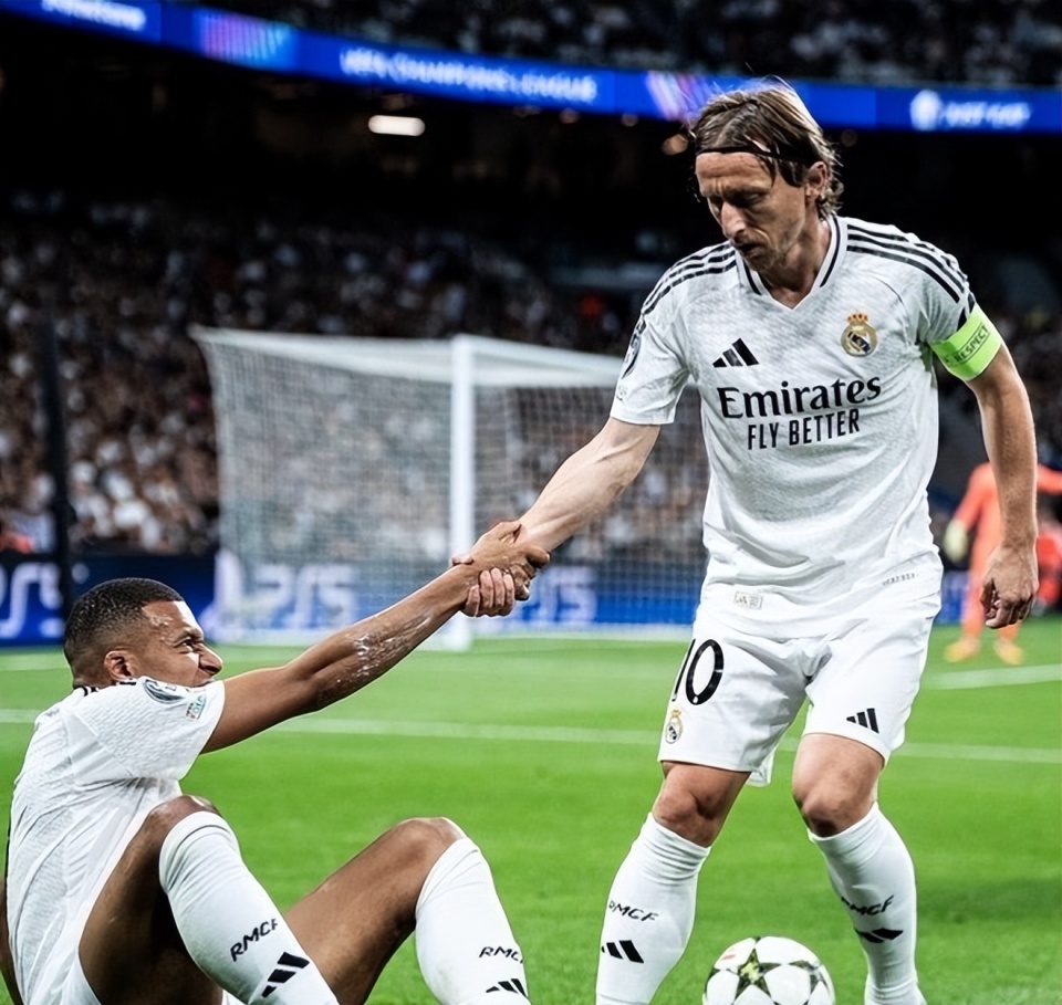 2025中国足协杯决赛 北京国安3：0河南俱乐部...（2025中国足协杯决赛： 北京国安3-0战胜河南队）