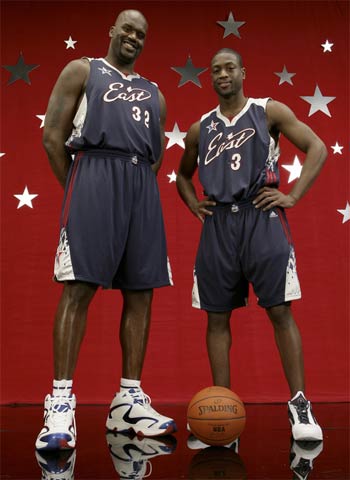 西甲半场：博耶点射破门，阿拉维斯暂1-0皇家社会（西甲半场战报：博耶点球建功，阿拉维斯暂以1-0领先皇家社会）