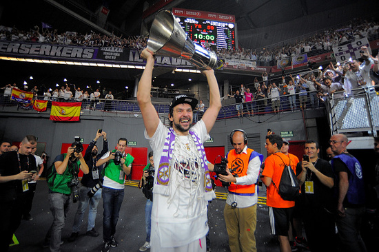 官方：亚马尔退出国家队，西班牙足协对其自行接受治疗不满（官方确认亚马尔退出国家队，西班牙足协对其擅自就医表示不满）